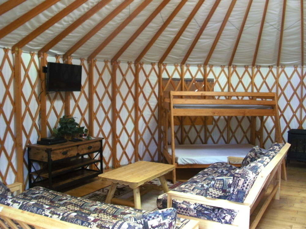 Bend-Sunriver Camping Resort Studio Cabin 6 Exterior photo