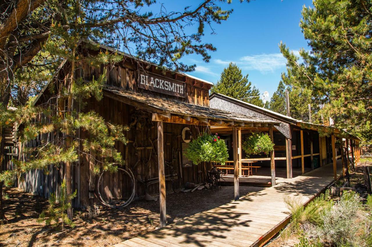 Bend-Sunriver Camping Resort Studio Cabin 6 Exterior photo